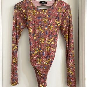 (Only worn once) Lulu's Pink Floral Long Sleeve Bodysuit